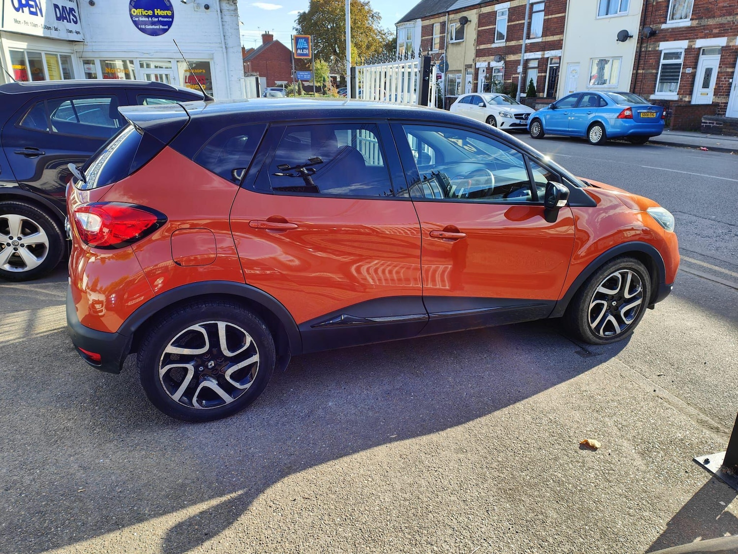 Used Renault Captur 2015 for sale - 76270007: Photo 2