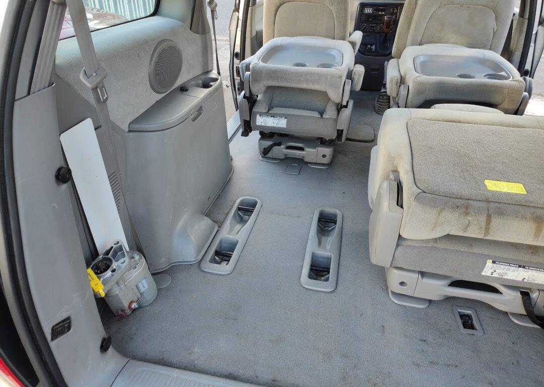 Used Kia Sedona 2005 for sale - 77468165: Photo 10