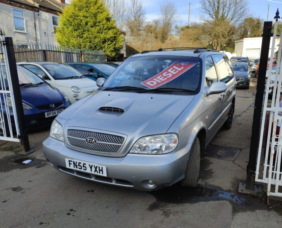 Used Kia Sedona 2005 for sale - 77468165: Photo 2