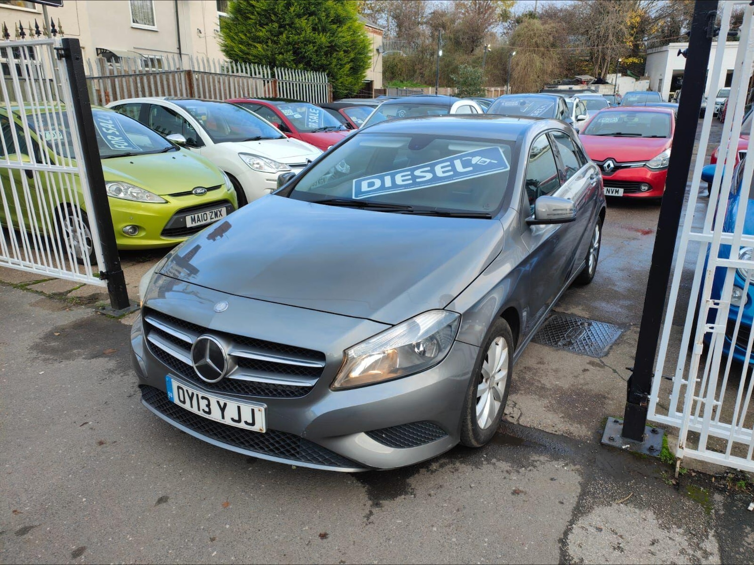 Used Mercedes-Benz A-Class 2013 for sale - 76573121: Photo 2