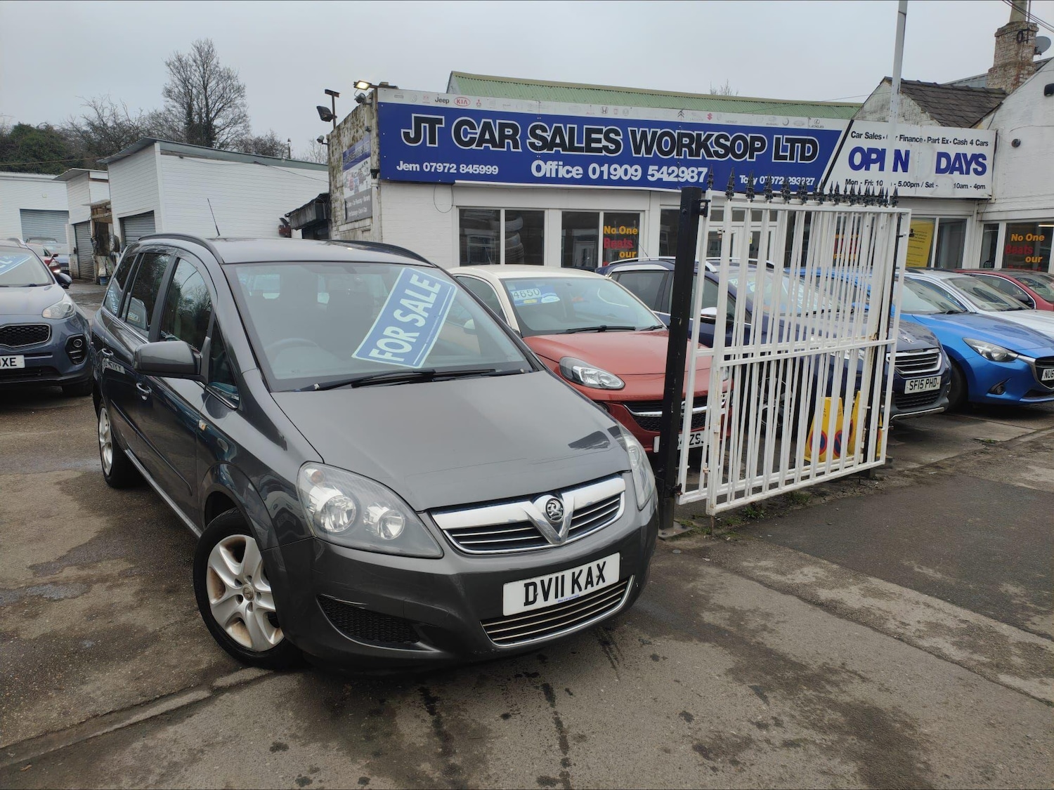 Used Vauxhall Zafira 2011 for sale - 77808266: Photo 2