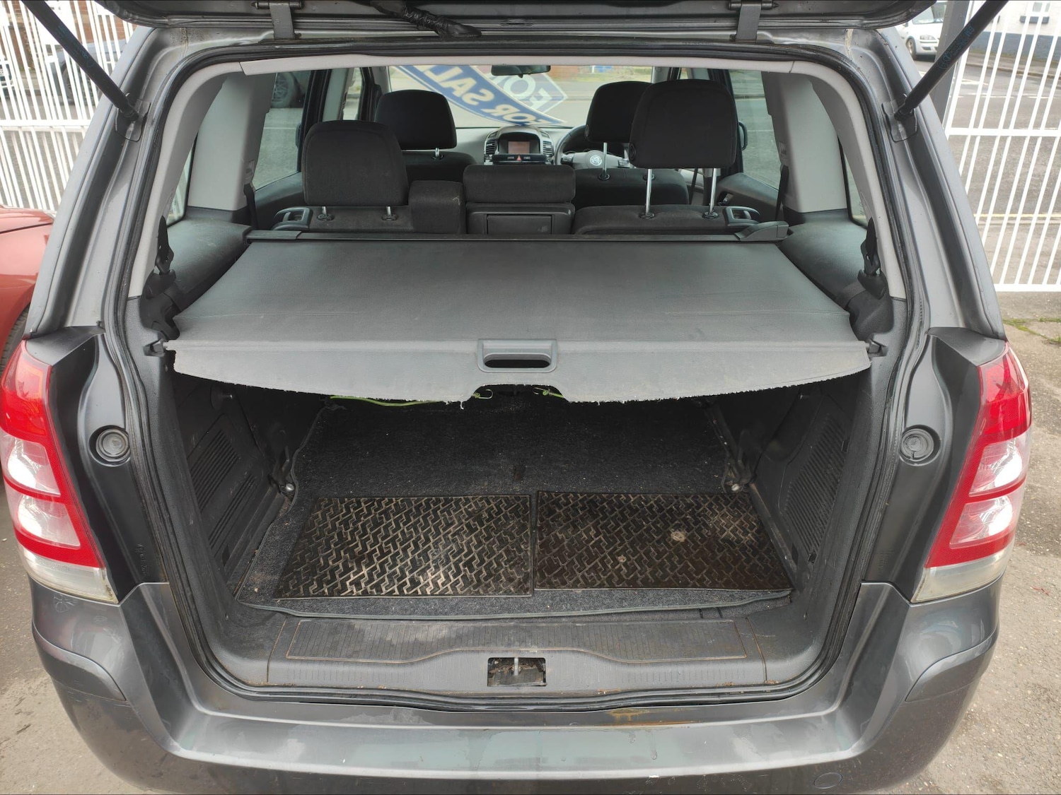 Used Vauxhall Zafira 2011 for sale - 77808266: Photo 25