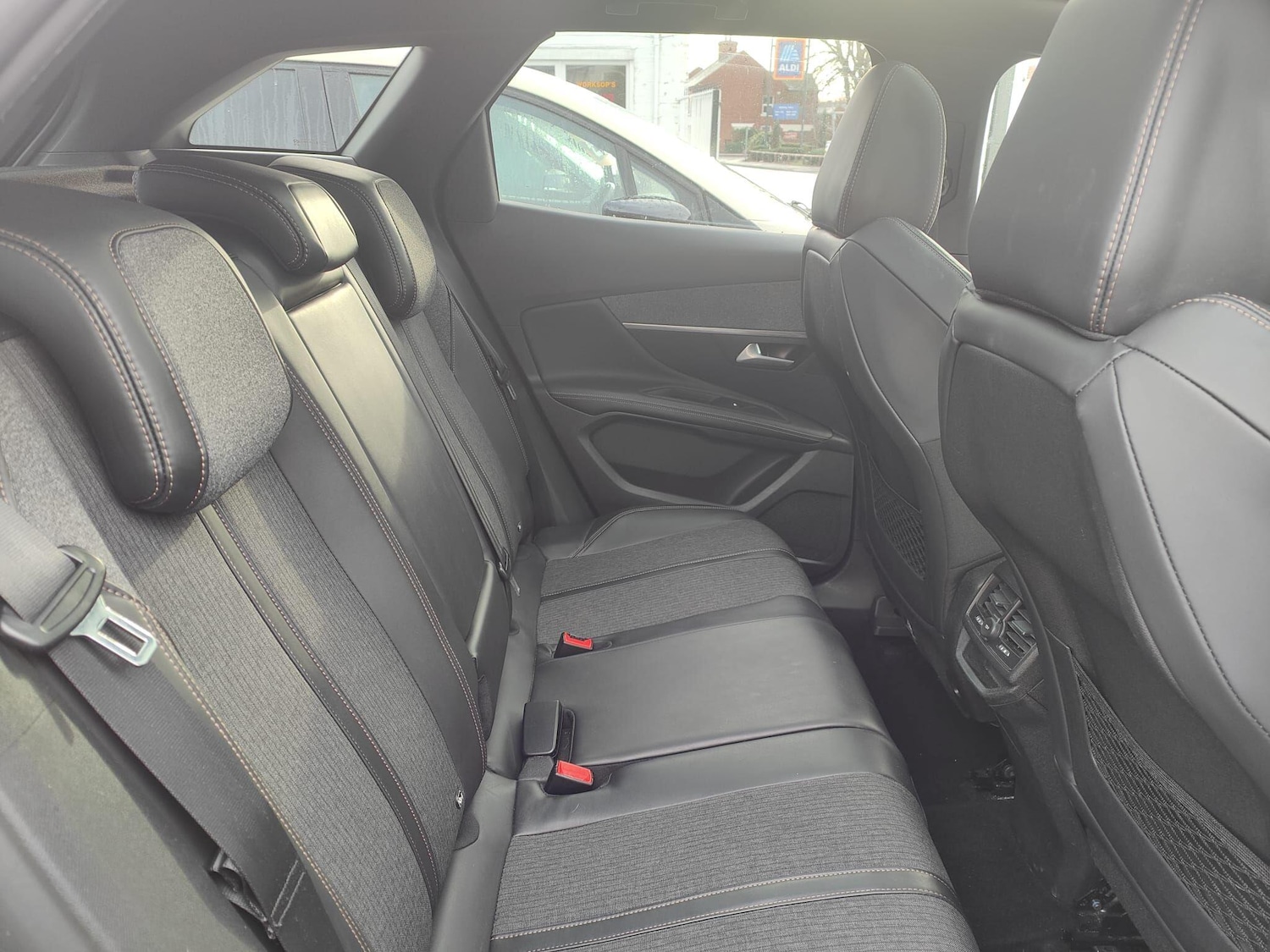 Used Peugeot 3008 2017 for sale - 76926211: Photo 26