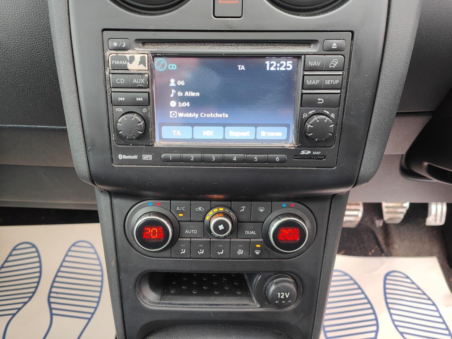 Used Nissan Qashqai 2011 for sale - 76991525: Photo 15