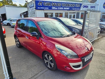 2012 (12) - 1.6 dCi Dynamique TomTom Euro 5 (s/s) 5dr