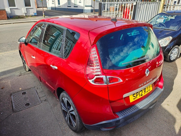 Used Renault Scenic 2012 for sale - 76099335: Photo 9