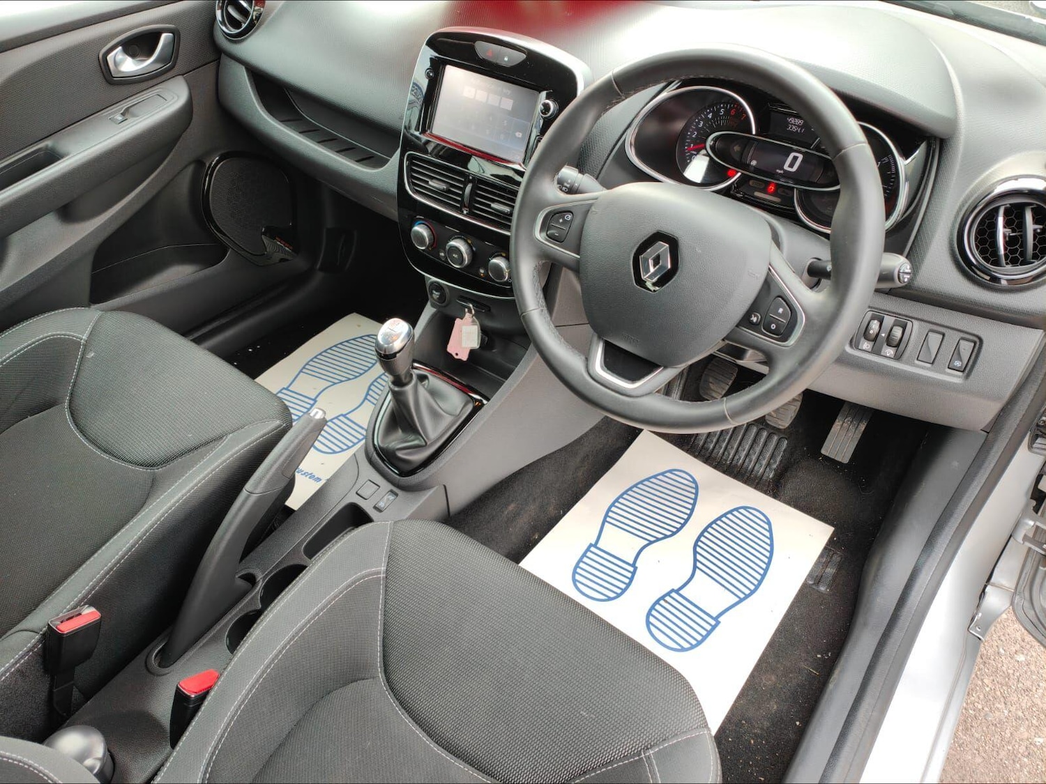 Used Renault Clio 2018 for sale - 76994141: Photo 14