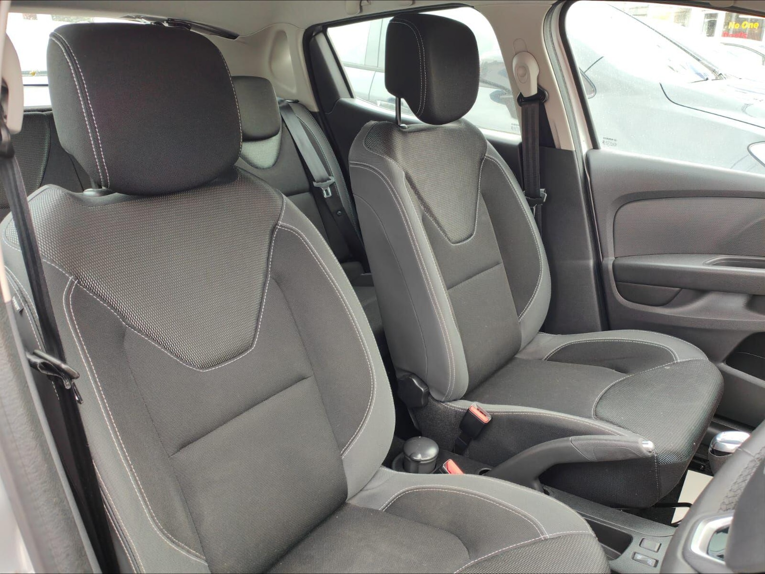 Used Renault Clio 2018 for sale - 76994141: Photo 15