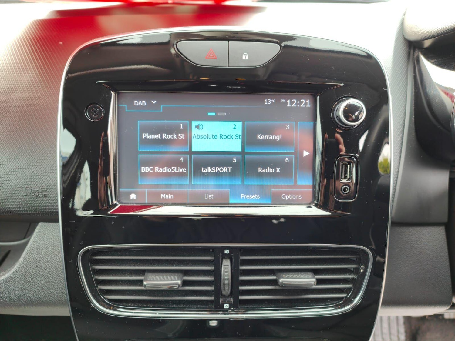 Used Renault Clio 2018 for sale - 76994141: Photo 22