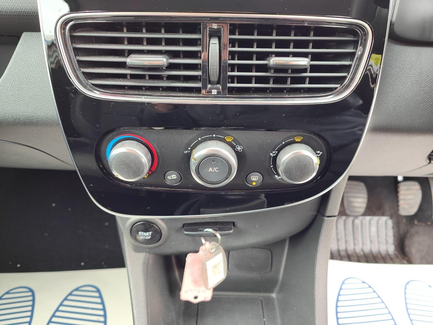 Used Renault Clio 2018 for sale - 76994141: Photo 23