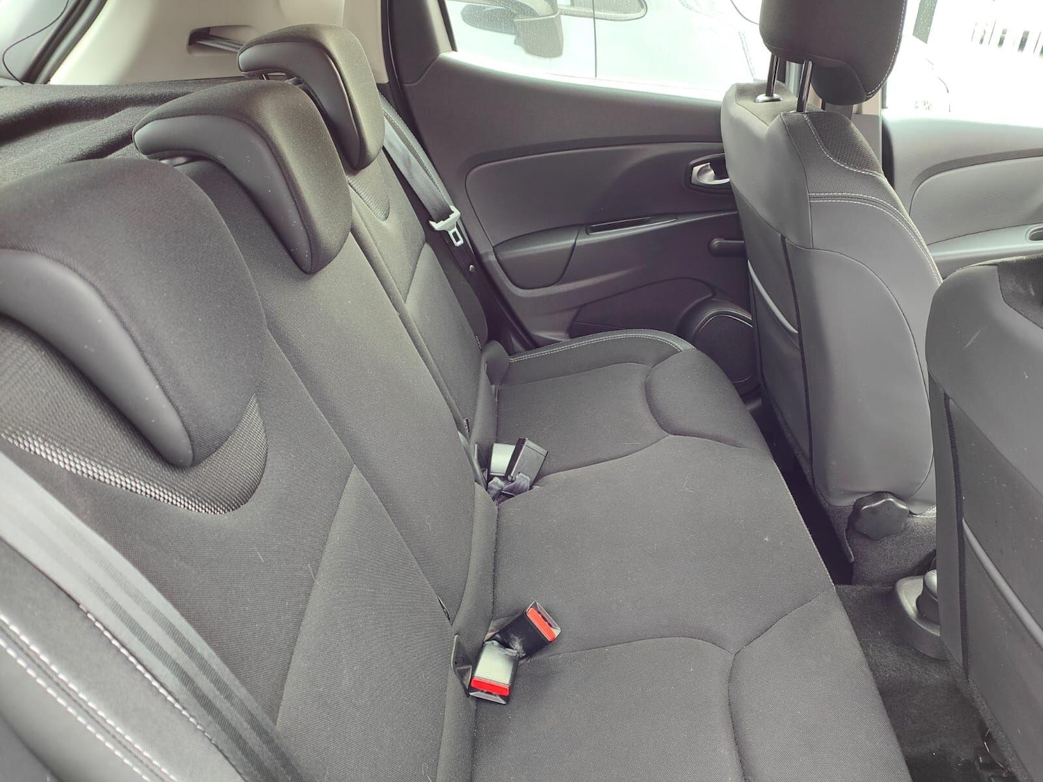 Used Renault Clio 2018 for sale - 76994141: Photo 28