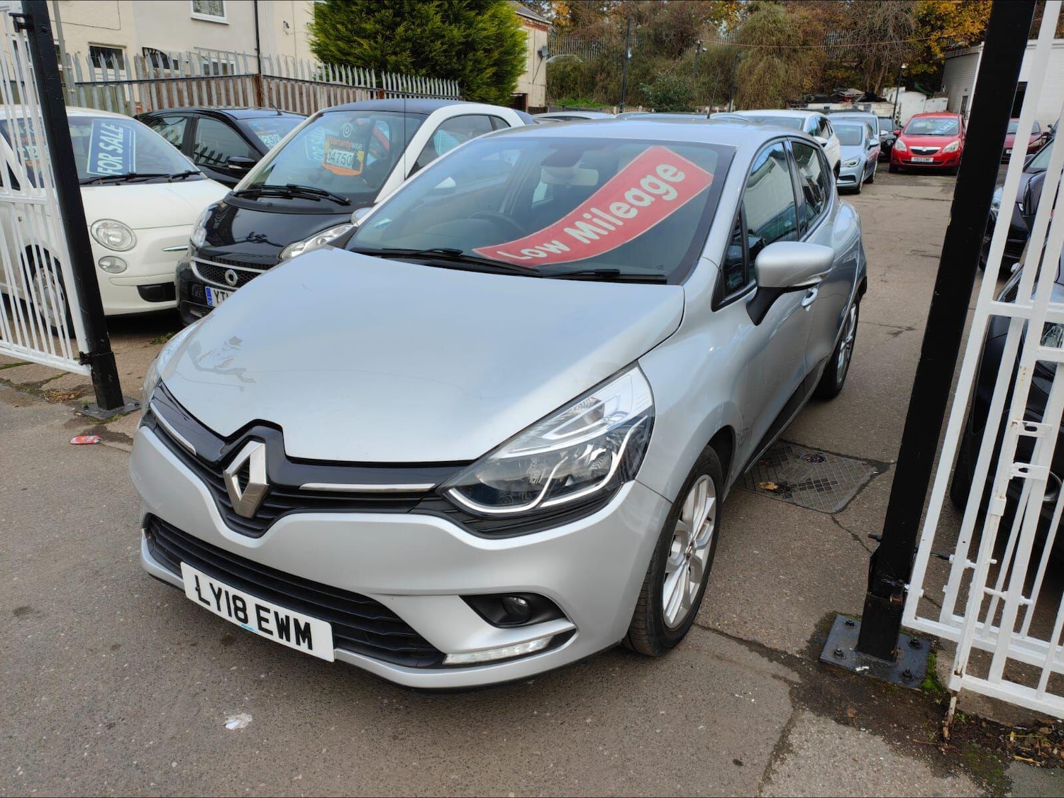 Used Renault Clio 2018 for sale - 76994141: Photo 4