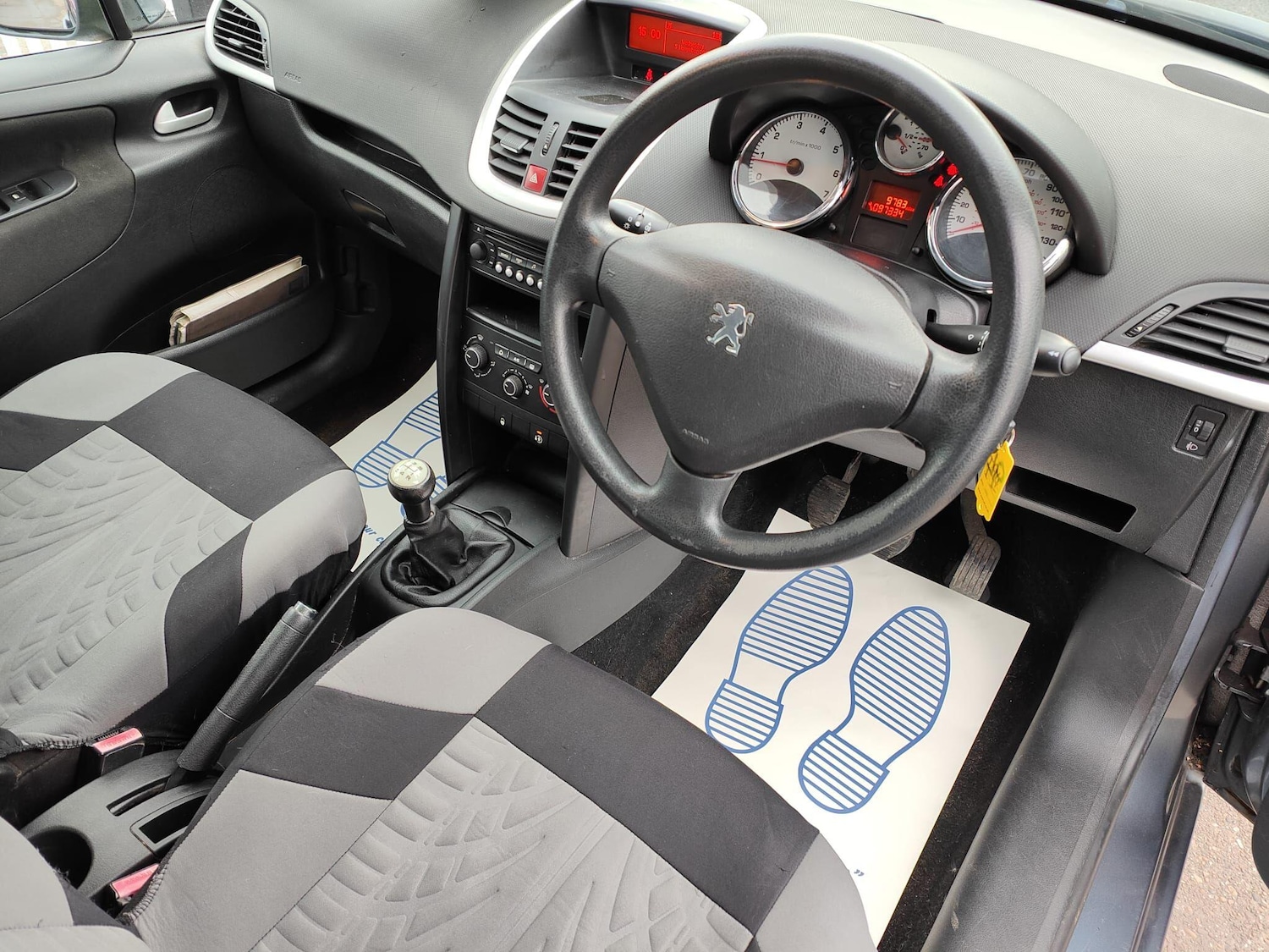 Used Peugeot 207 2010 for sale - 76484937: Photo 10