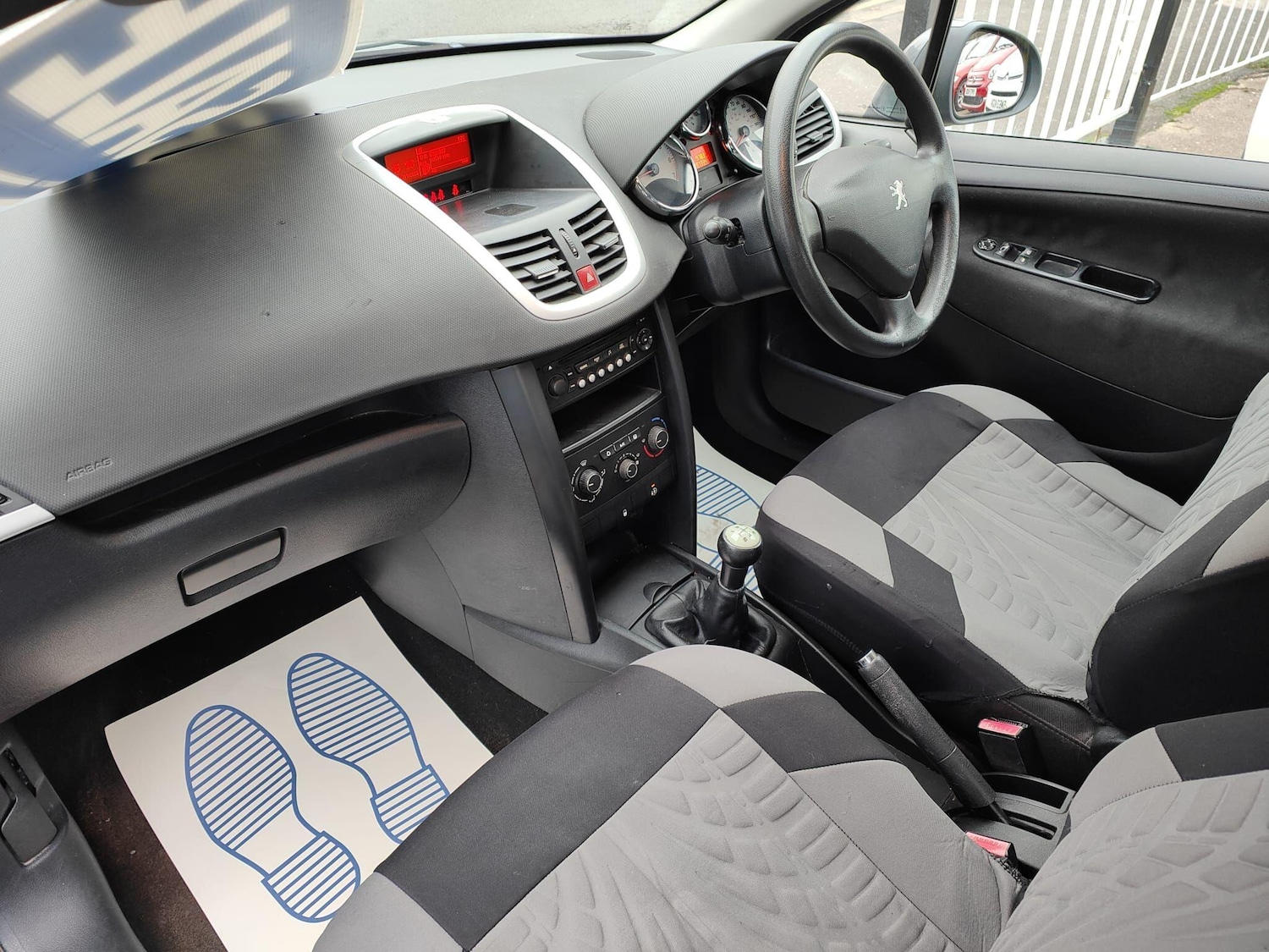 Used Peugeot 207 2010 for sale - 76484937: Photo 16