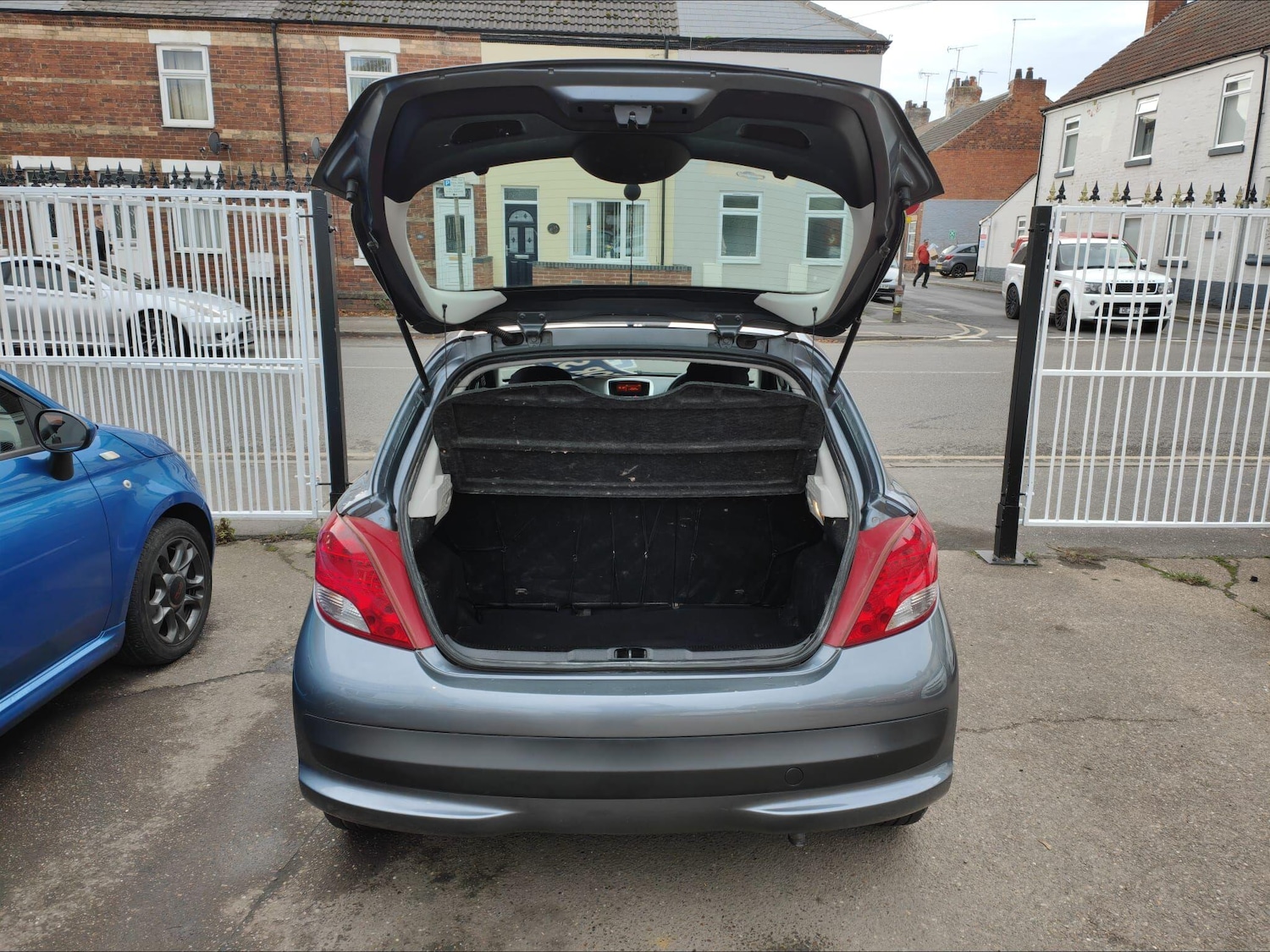 Used Peugeot 207 2010 for sale - 76484937: Photo 19