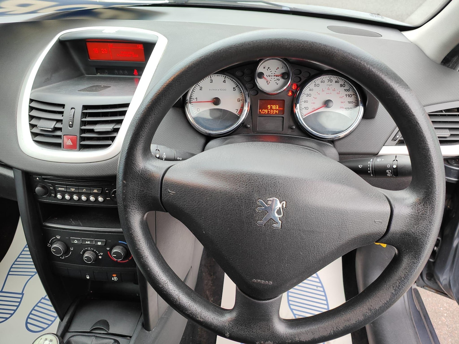Used Peugeot 207 2010 for sale - 76484937: Photo 9