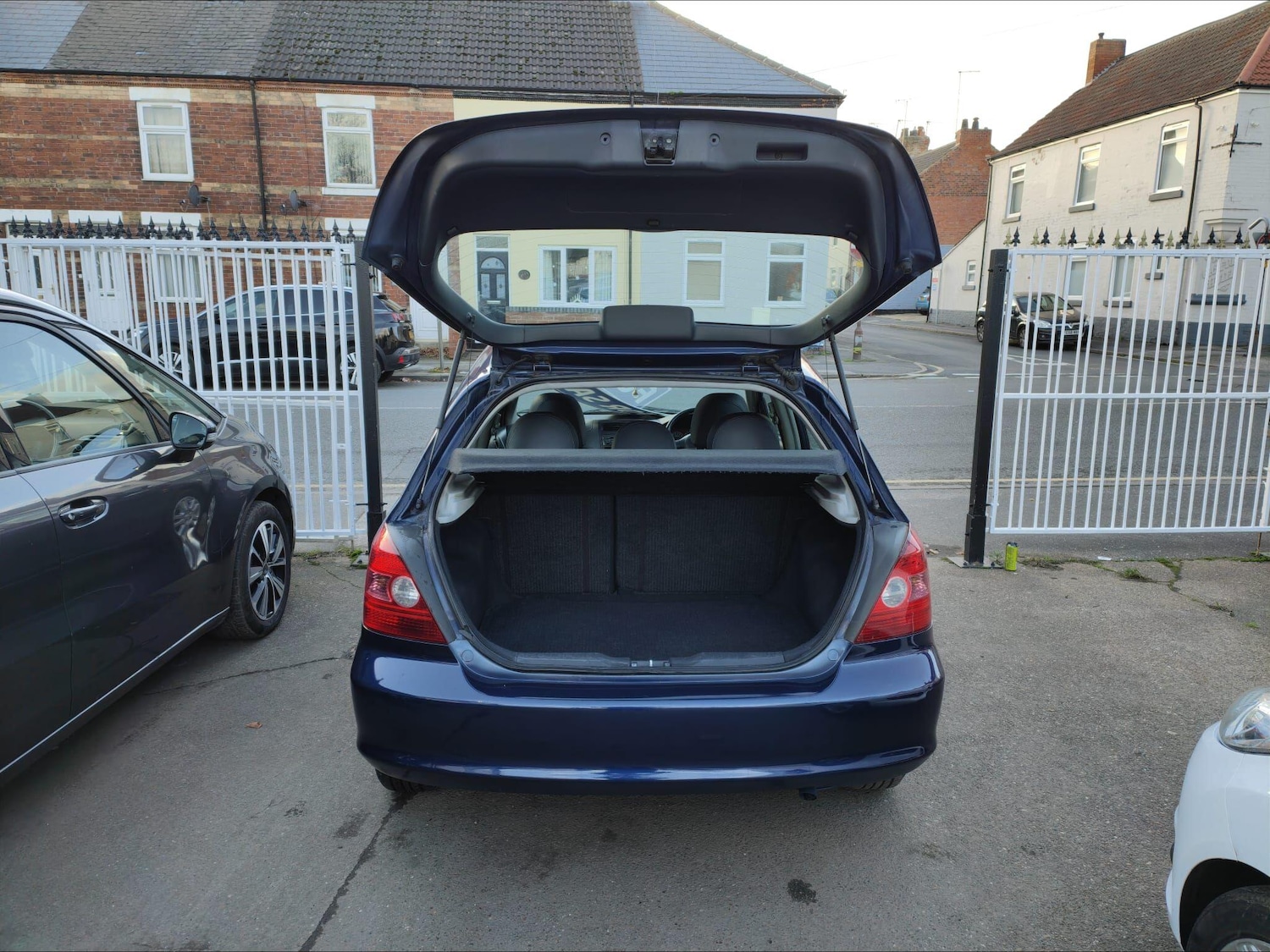 Used Honda Civic 2002 for sale - 76964538: Photo 4