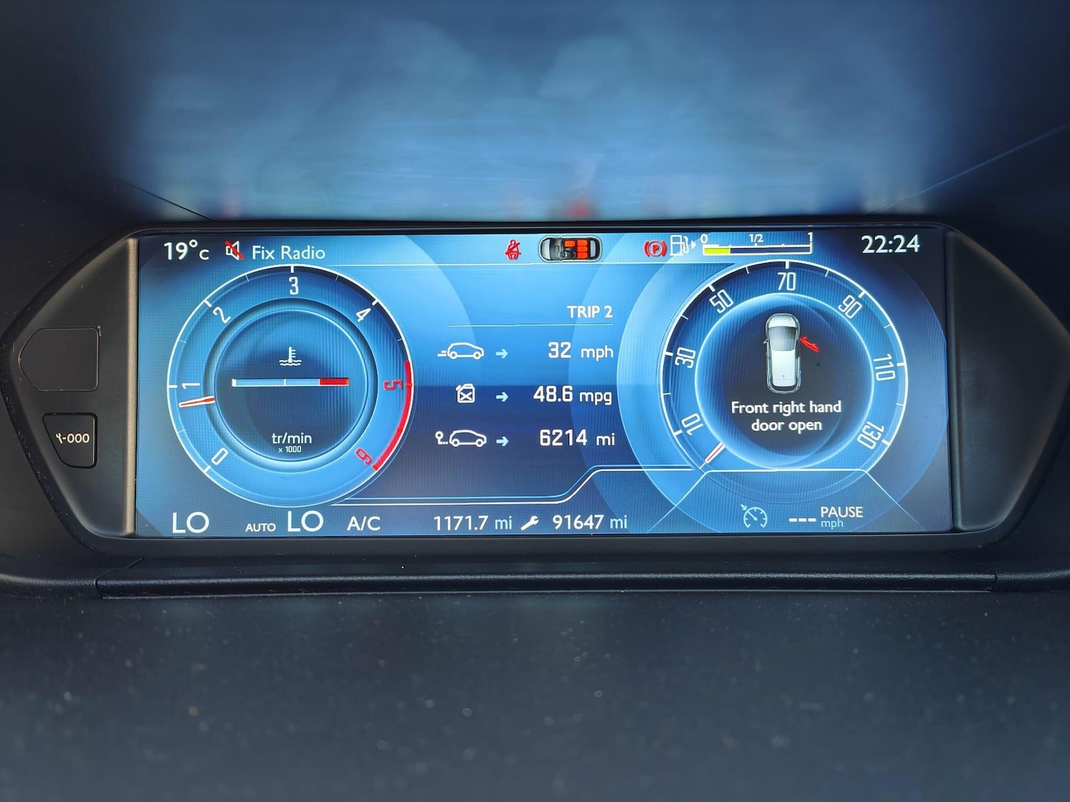 Used Citroen C4 Picasso 2014 for sale - 76175172: Photo 8