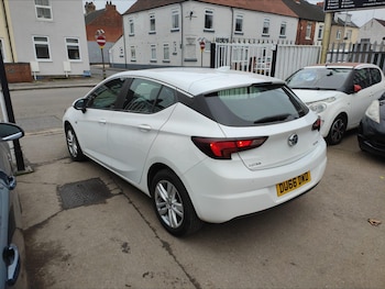 Used Vauxhall Astra 2016 for sale - 77396010: Photo