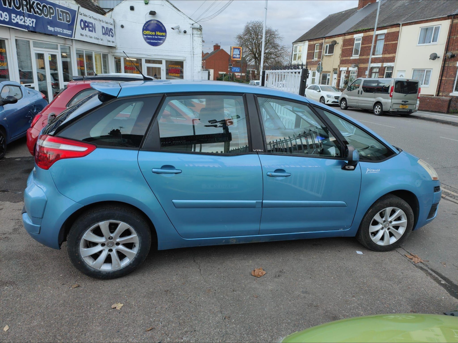 Used Citroen C4 Picasso 2009 for sale - 76990137: Photo 5