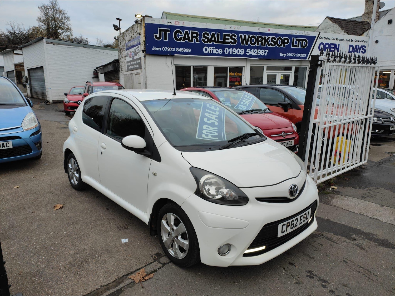 Used Toyota AYGO 2012 for sale - 76607914: Photo 1