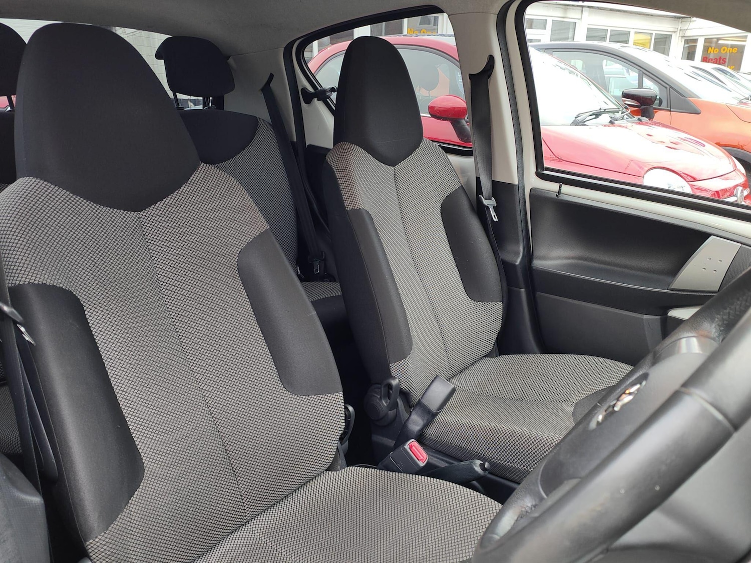 Used Toyota AYGO 2012 for sale - 76607914: Photo 13