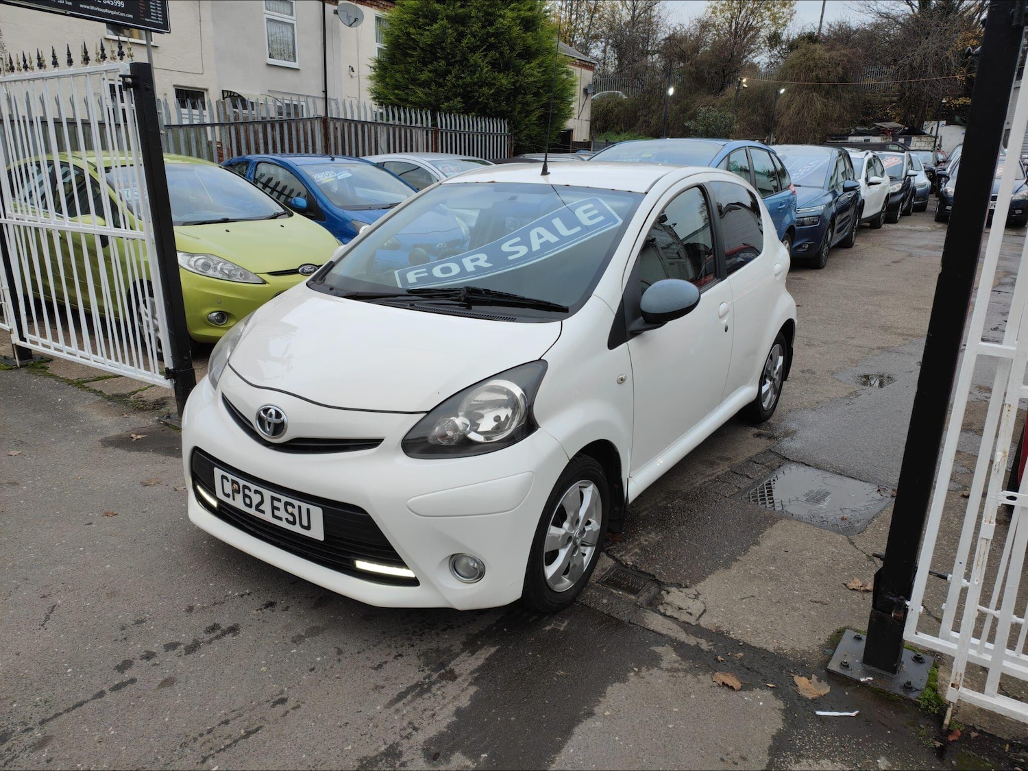 Used Toyota AYGO 2012 for sale - 76607914: Photo 2