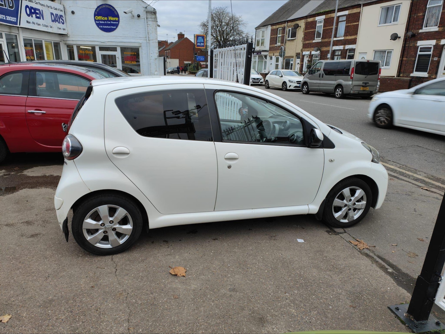 Used Toyota AYGO 2012 for sale - 76607914: Photo 9