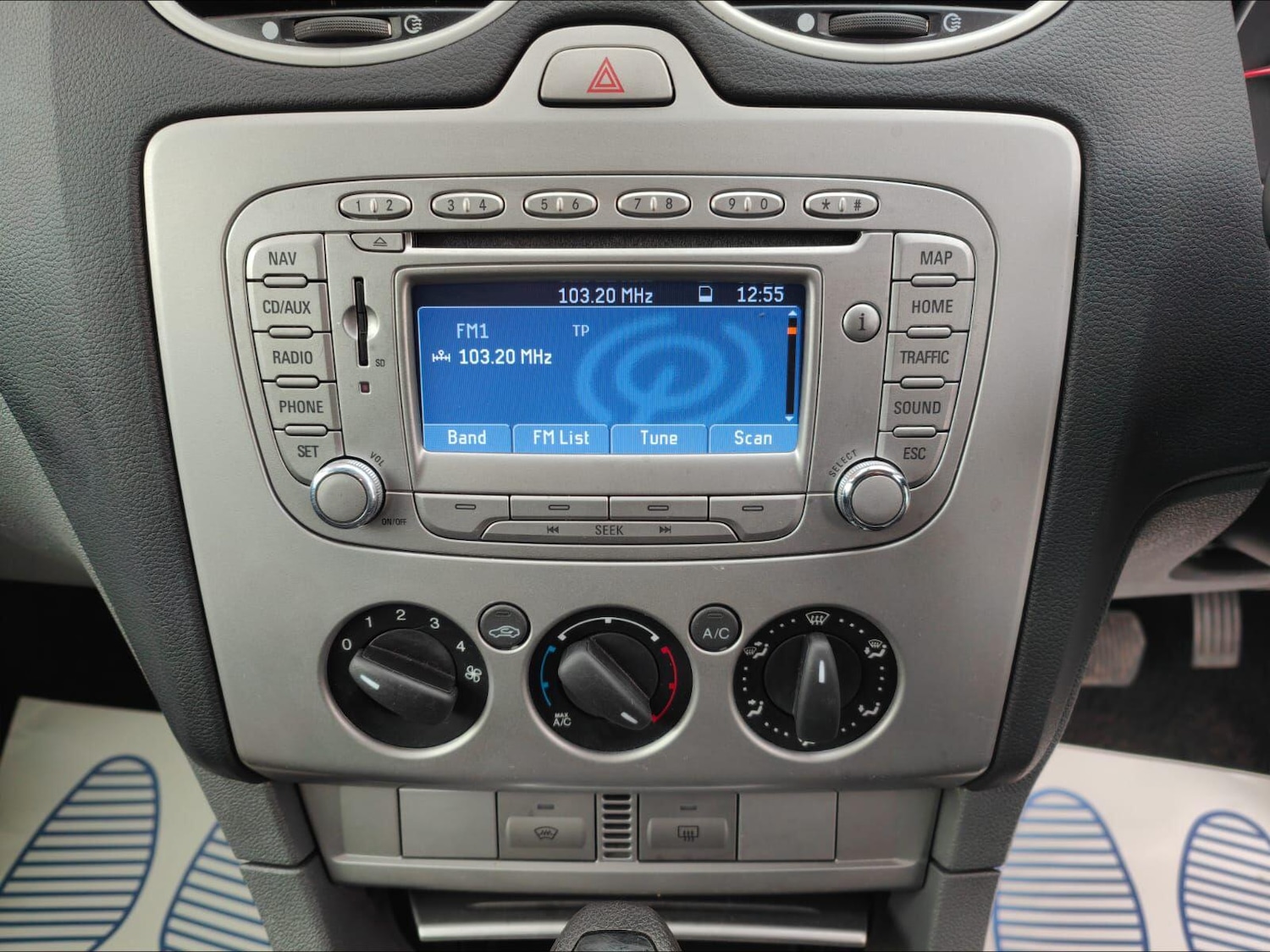 Used Ford Focus 2011 for sale - 76620623: Photo 16