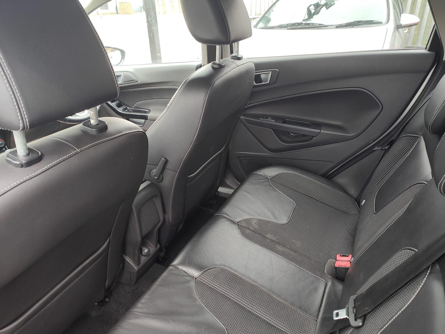 Used Ford Fiesta 2014 for sale - 77060454: Photo 25