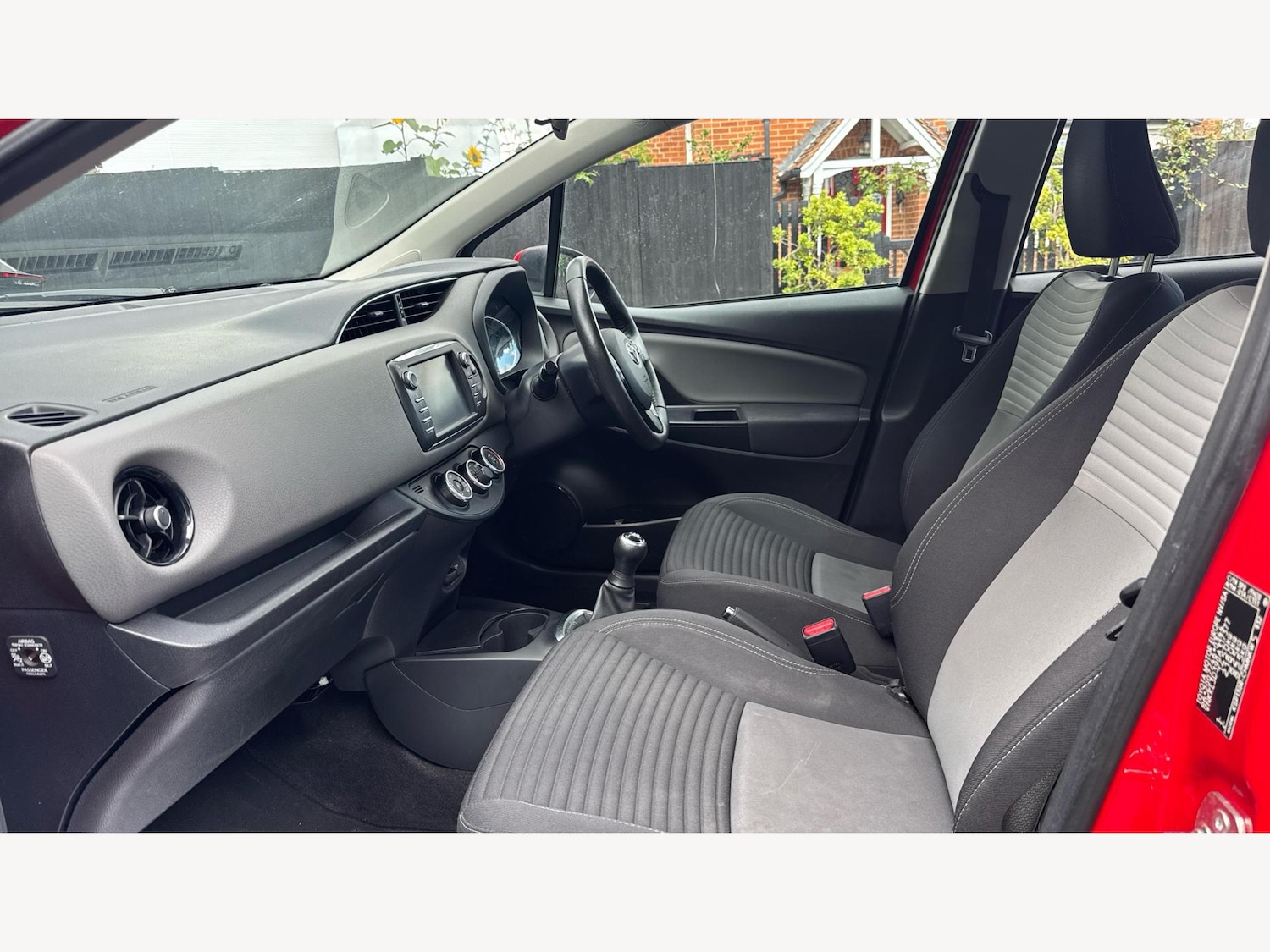 Used Toyota Yaris 2019 for sale - 76326301: Photo 12