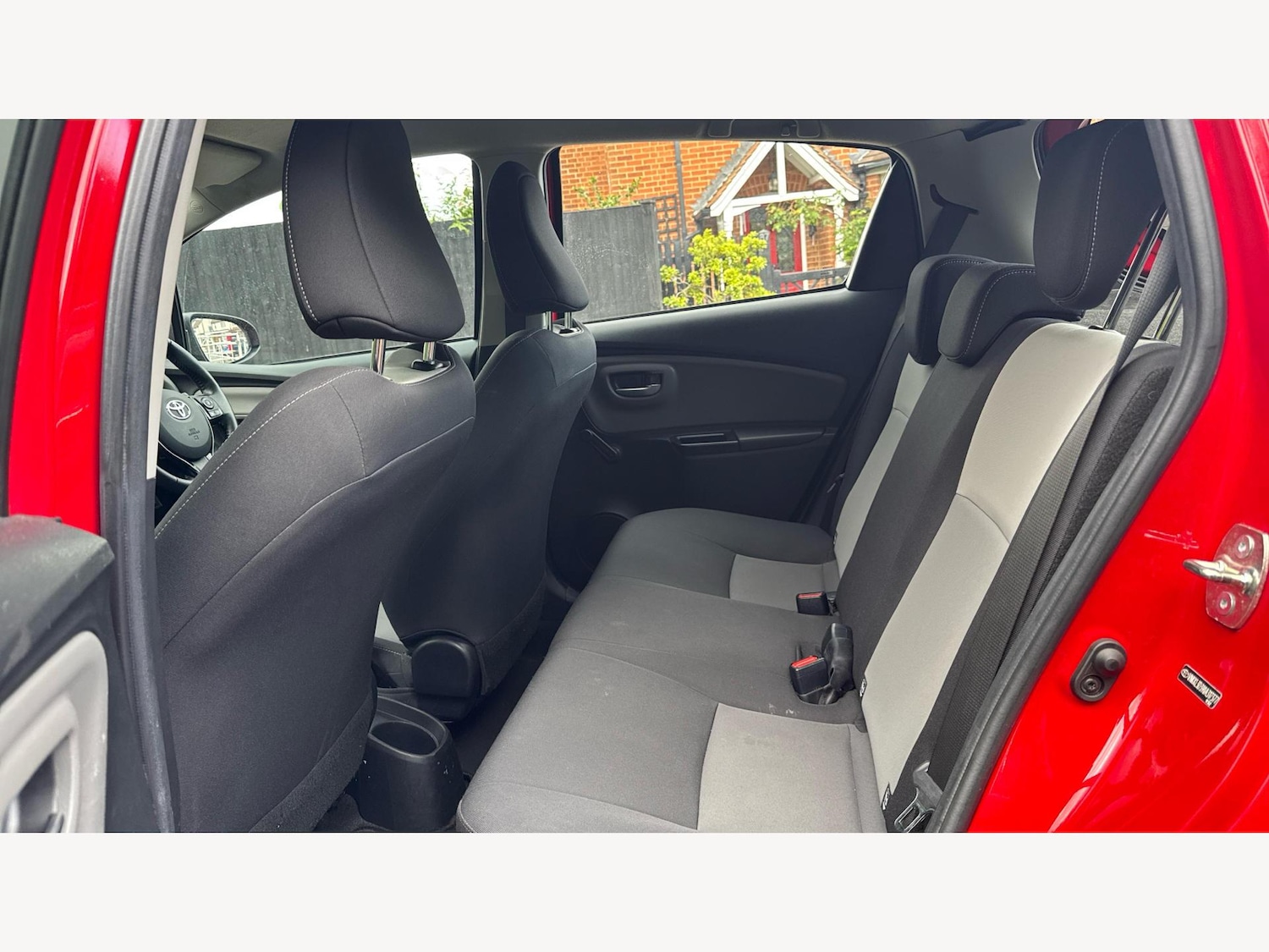 Used Toyota Yaris 2019 for sale - 76326301: Photo 15