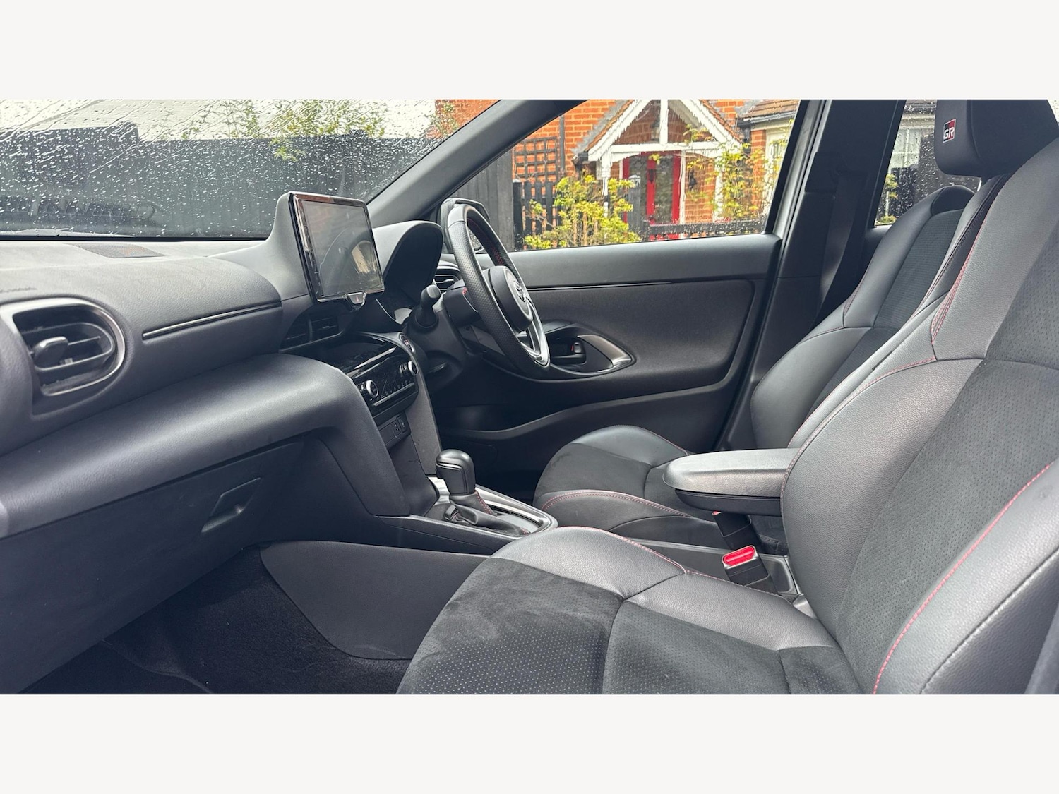 Used Toyota Yaris Cross 2024 for sale - 76742396: Photo 12