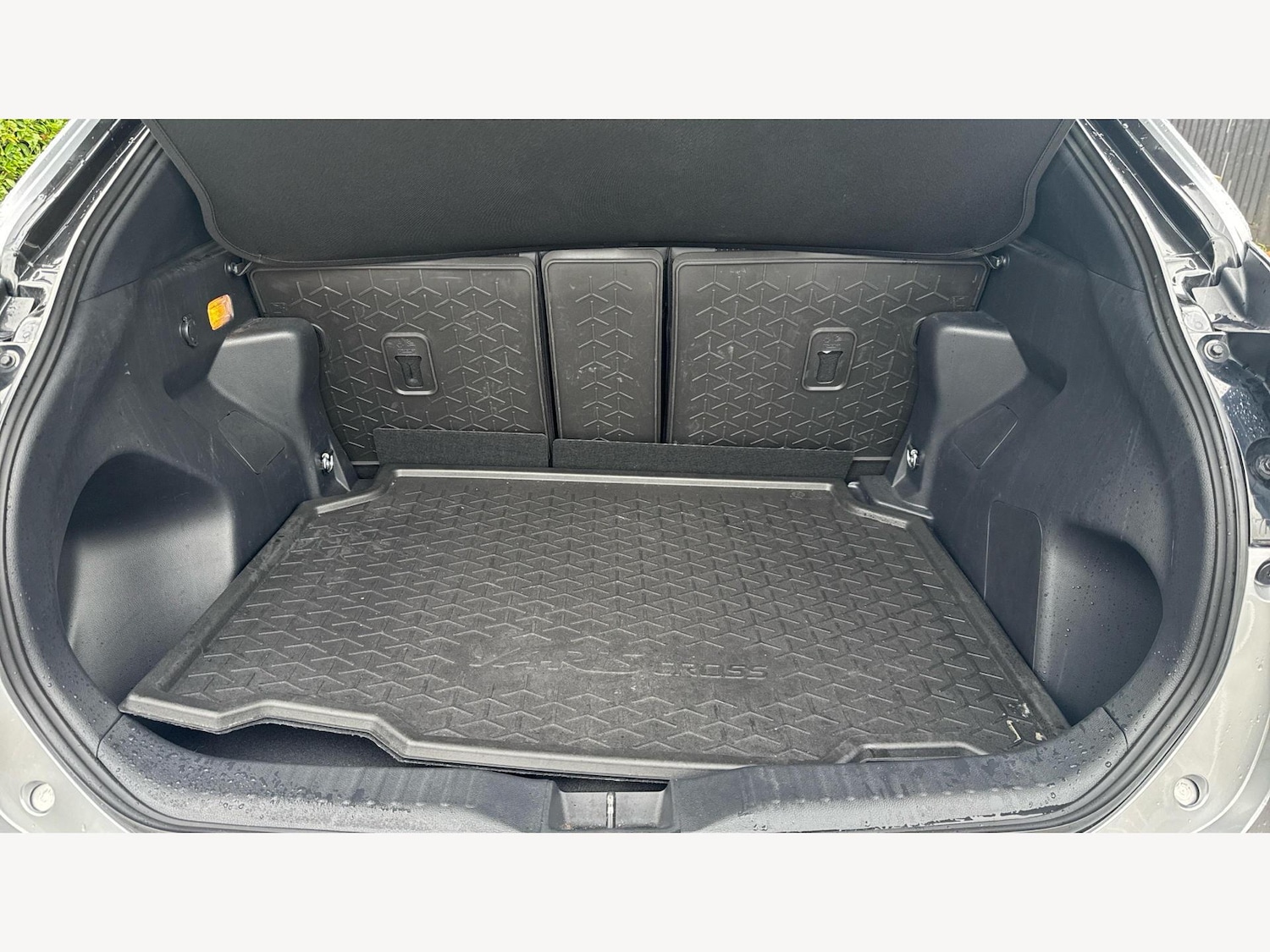 Used Toyota Yaris Cross 2024 for sale - 76742396: Photo 16