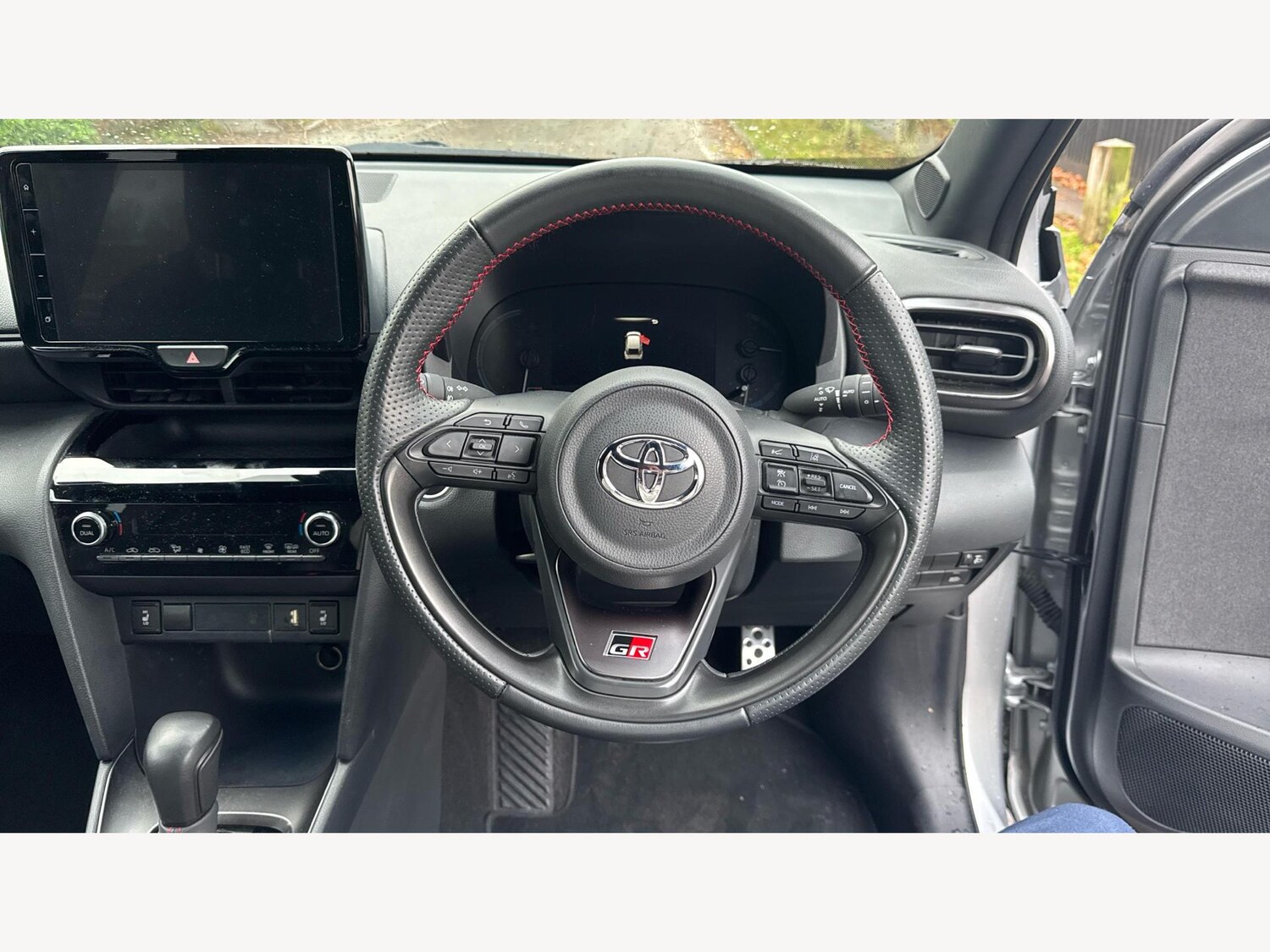 Used Toyota Yaris Cross 2024 for sale - 76742396: Photo 8