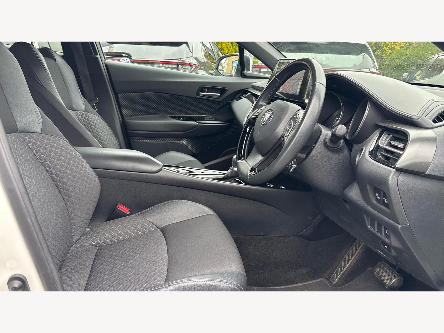 Used Toyota C-HR 2023 for sale - 76327270: Photo 13