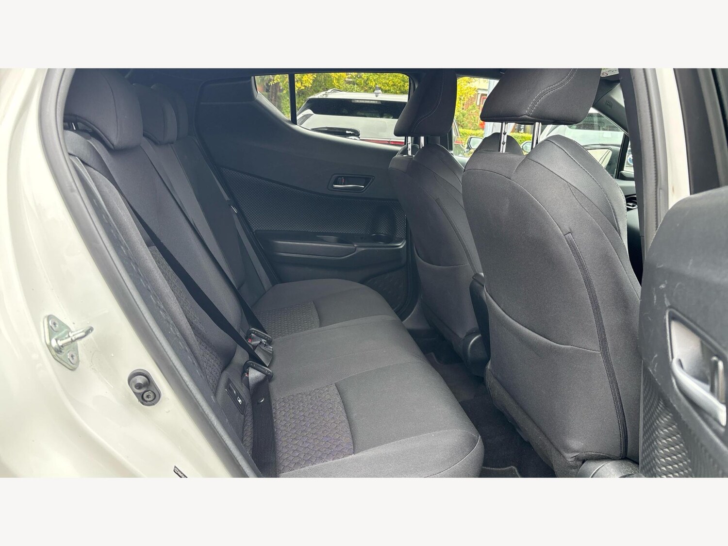 Used Toyota C-HR 2023 for sale - 76327270: Photo 14