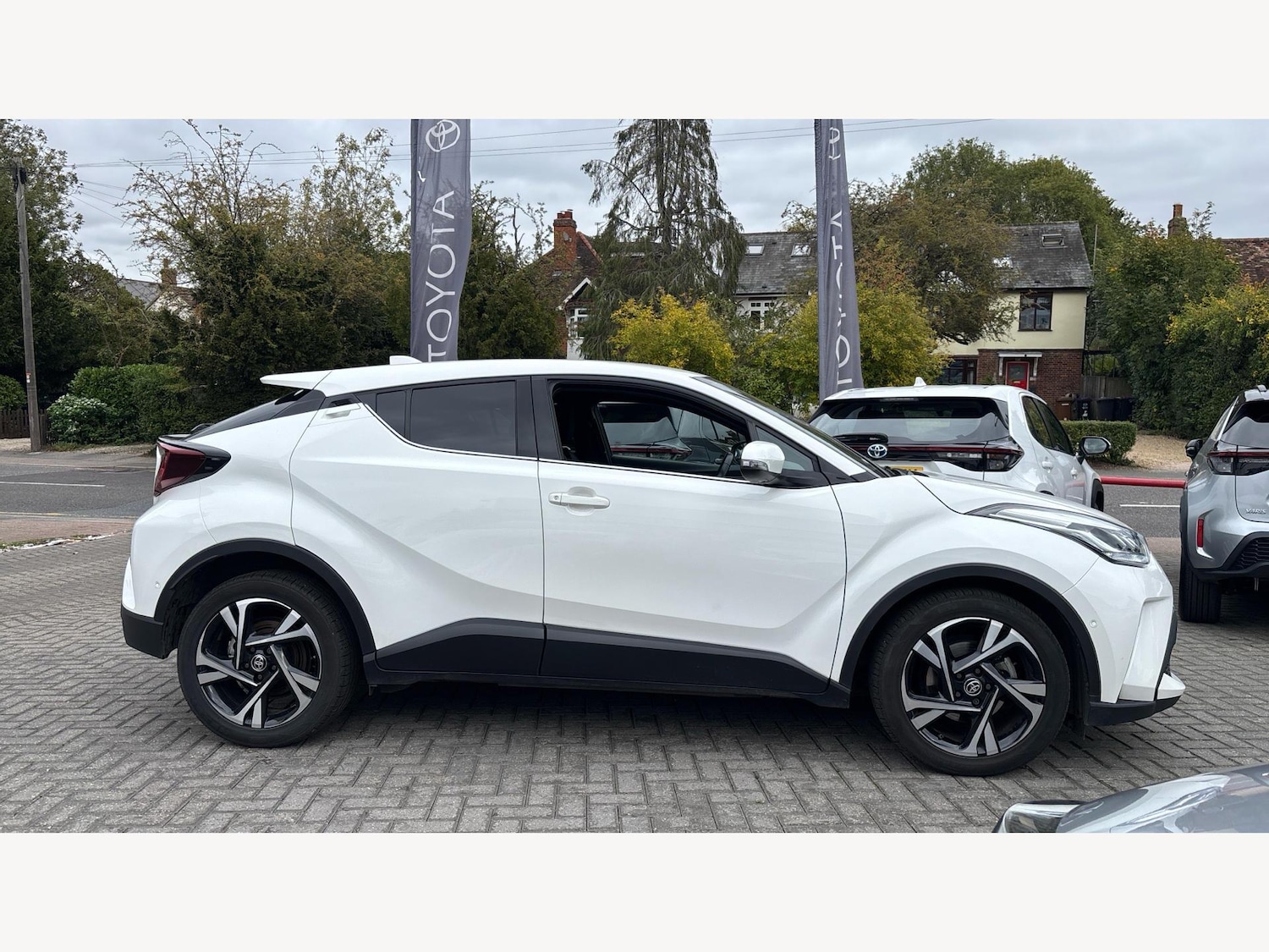 Used Toyota C-HR 2023 for sale - 76327270: Photo 18