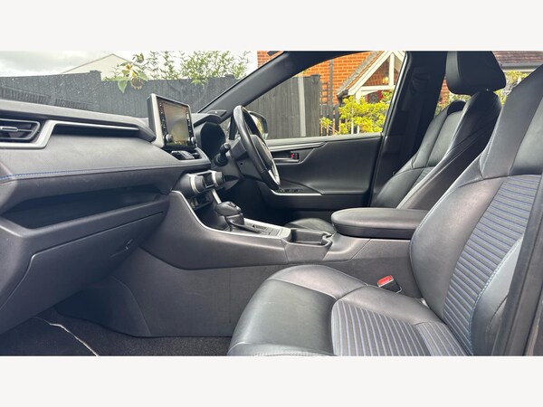 Used Toyota RAV4 2020 for sale - 76307130: Photo 12
