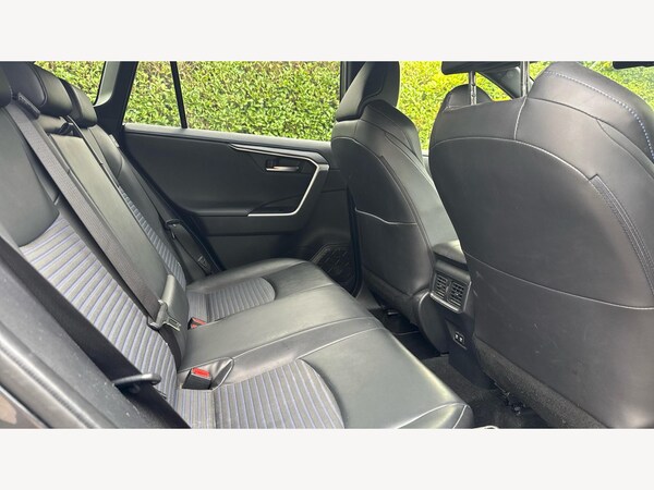 Used Toyota RAV4 2020 for sale - 76307130: Photo 14