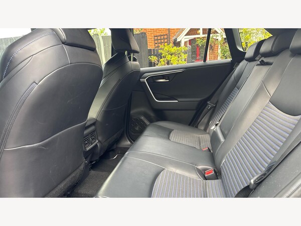 Used Toyota RAV4 2020 for sale - 76307130: Photo 15