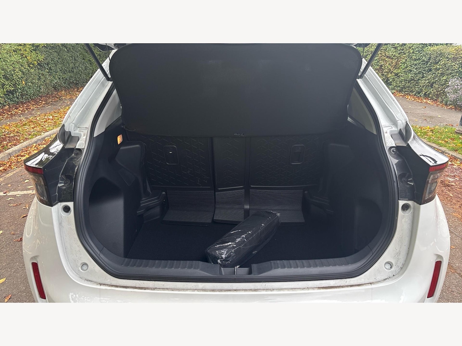 Used Toyota Yaris Cross 2023 for sale - 76371029: Photo 16