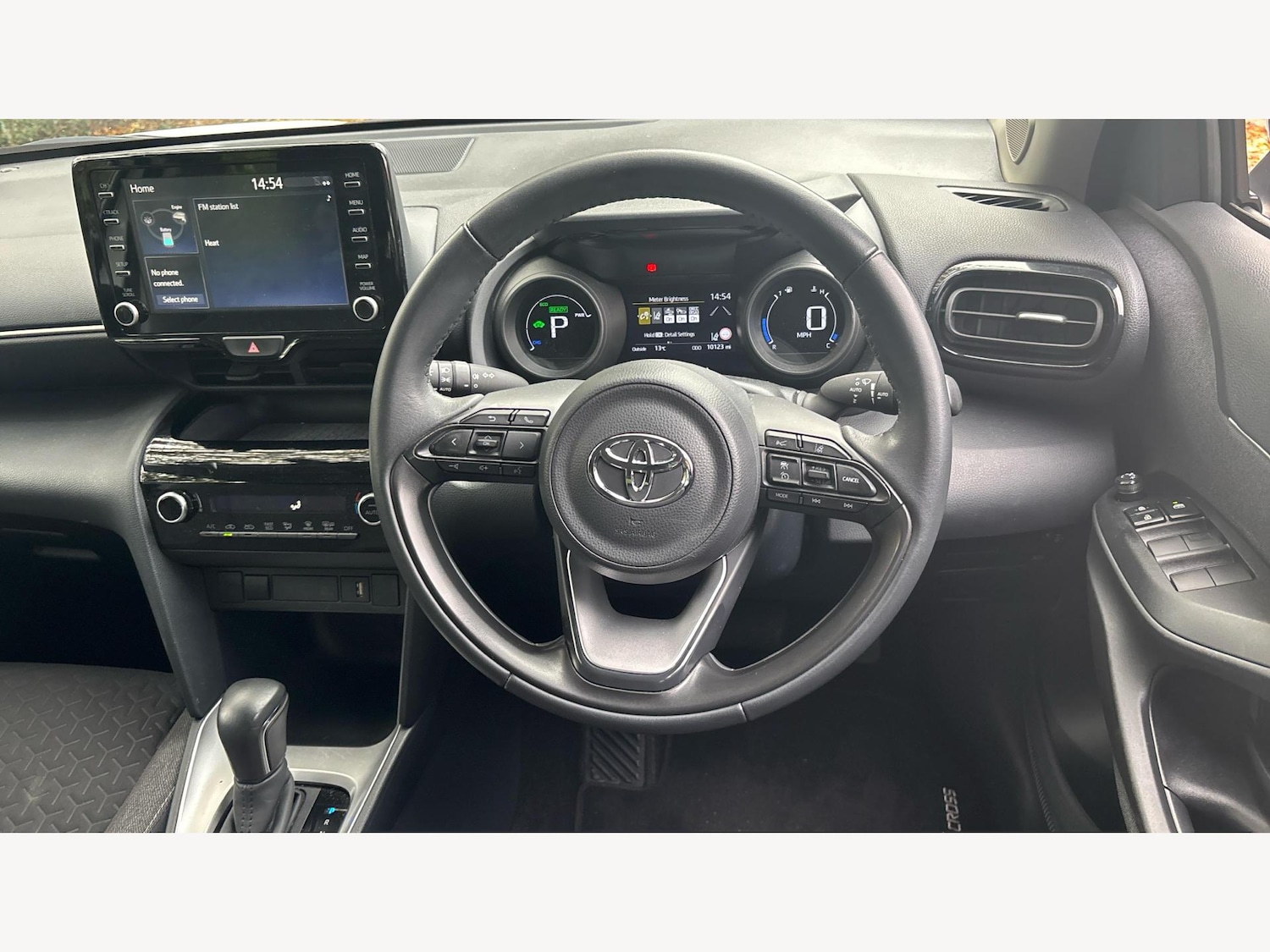 Used Toyota Yaris Cross 2023 for sale - 76371029: Photo 8