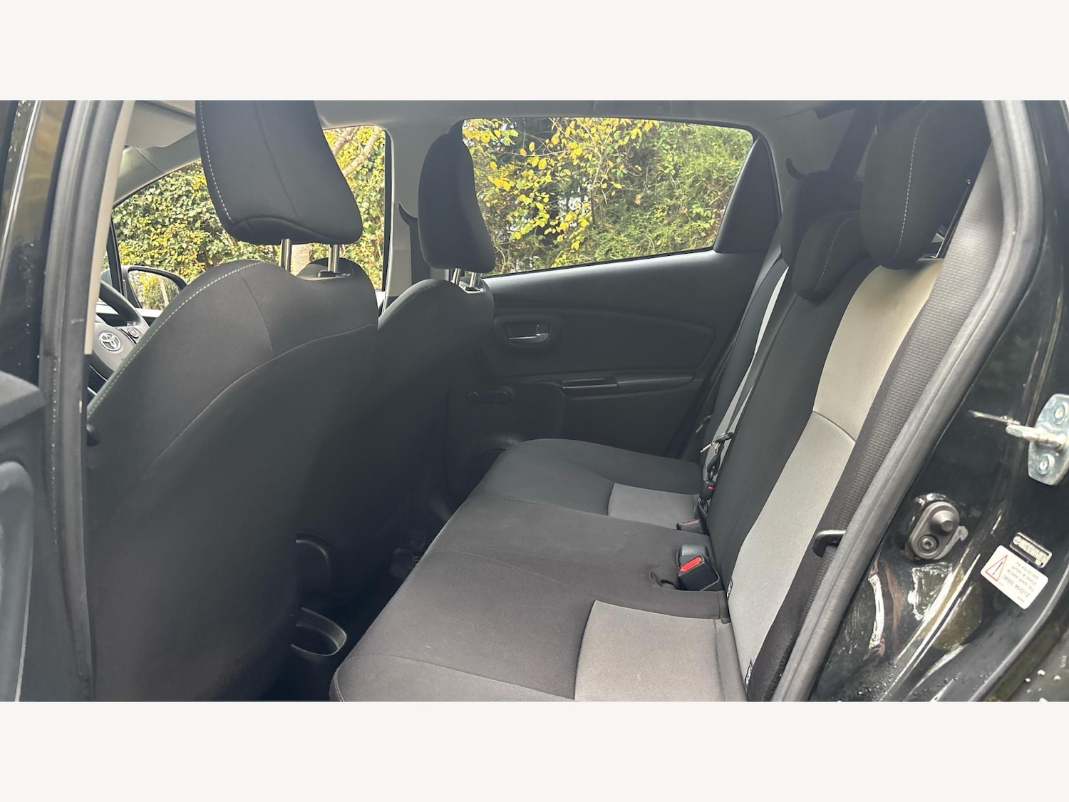 Used Toyota Yaris 2018 for sale - 76832578: Photo 15