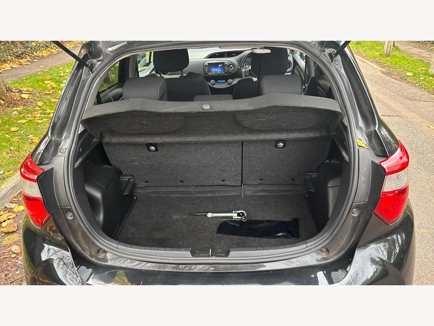 Used Toyota Yaris 2018 for sale - 76832578: Photo 16