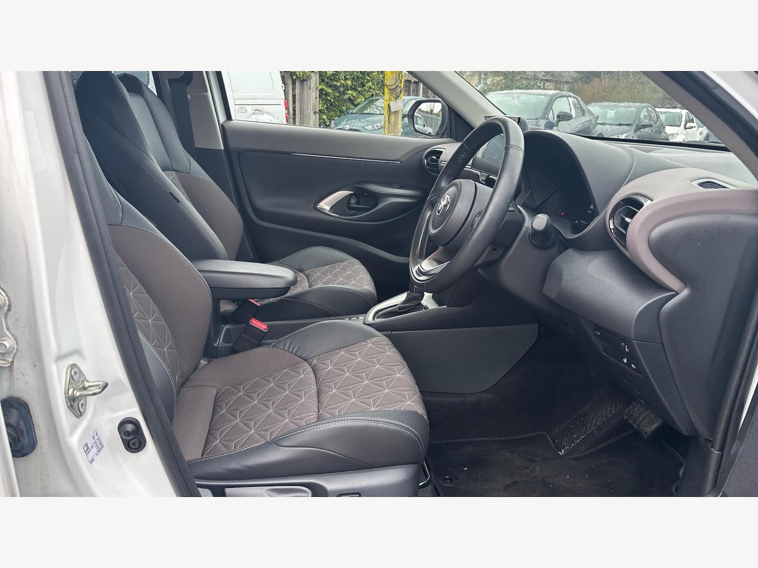 Used Toyota Yaris Cross 2022 for sale - 77400801: Photo 13