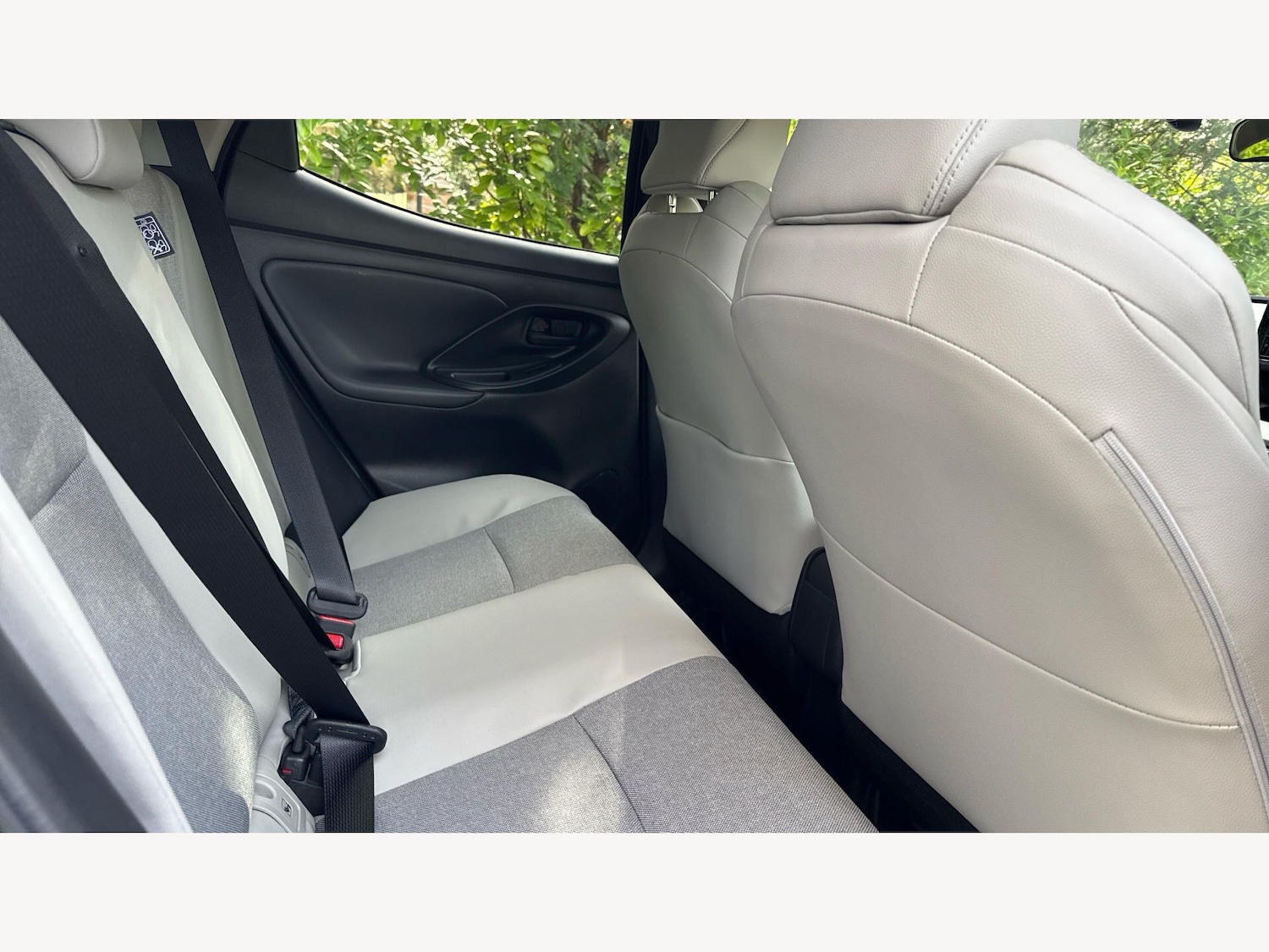 Used Toyota Yaris 2022 for sale - 77637389: Photo 14