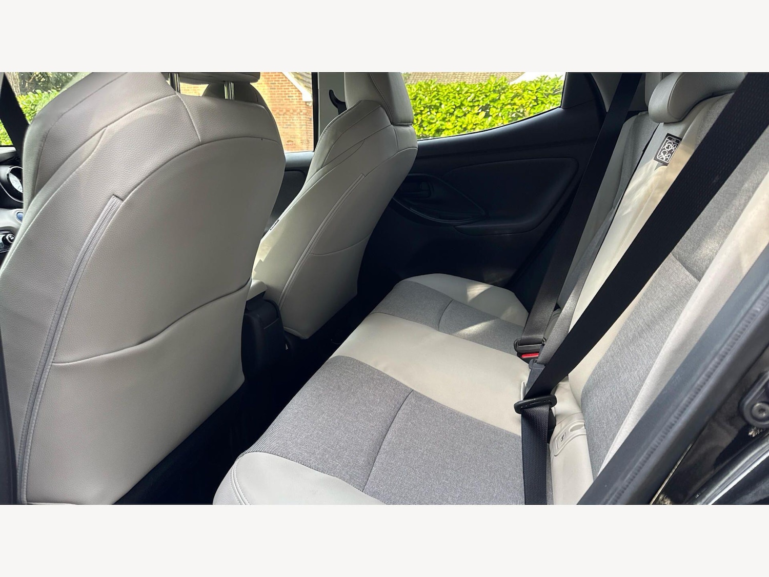 Used Toyota Yaris 2022 for sale - 77637389: Photo 15