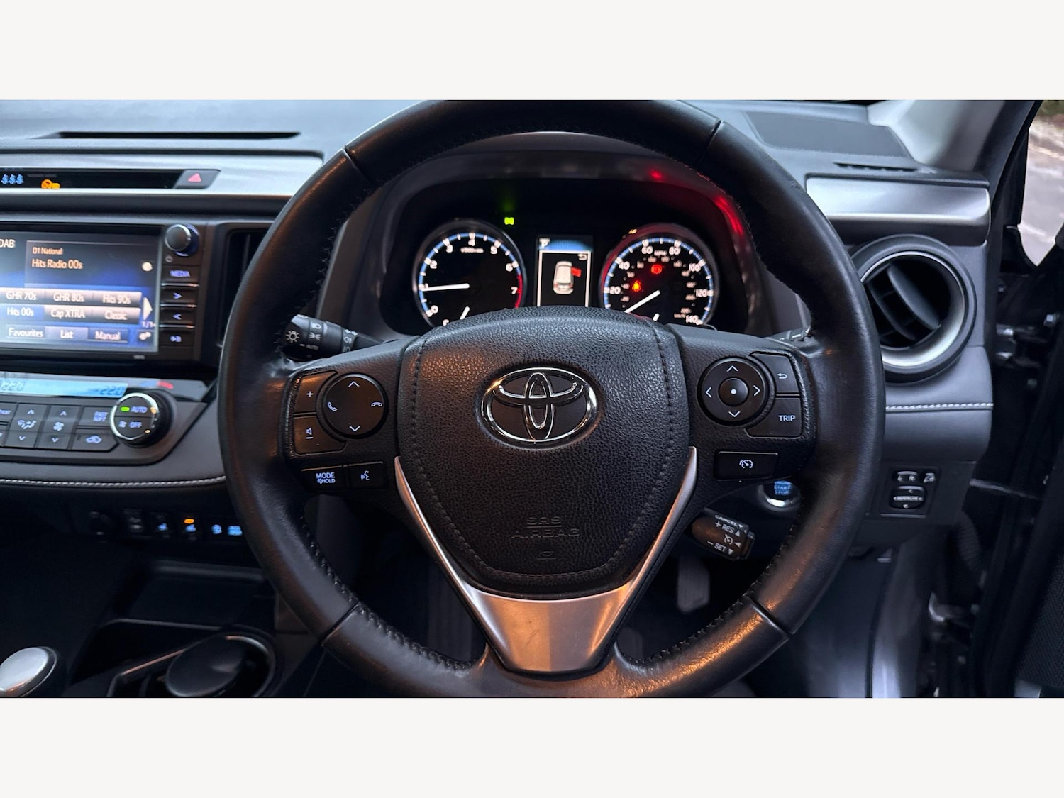 Used Toyota RAV4 2016 for sale - 77376448: Photo 10