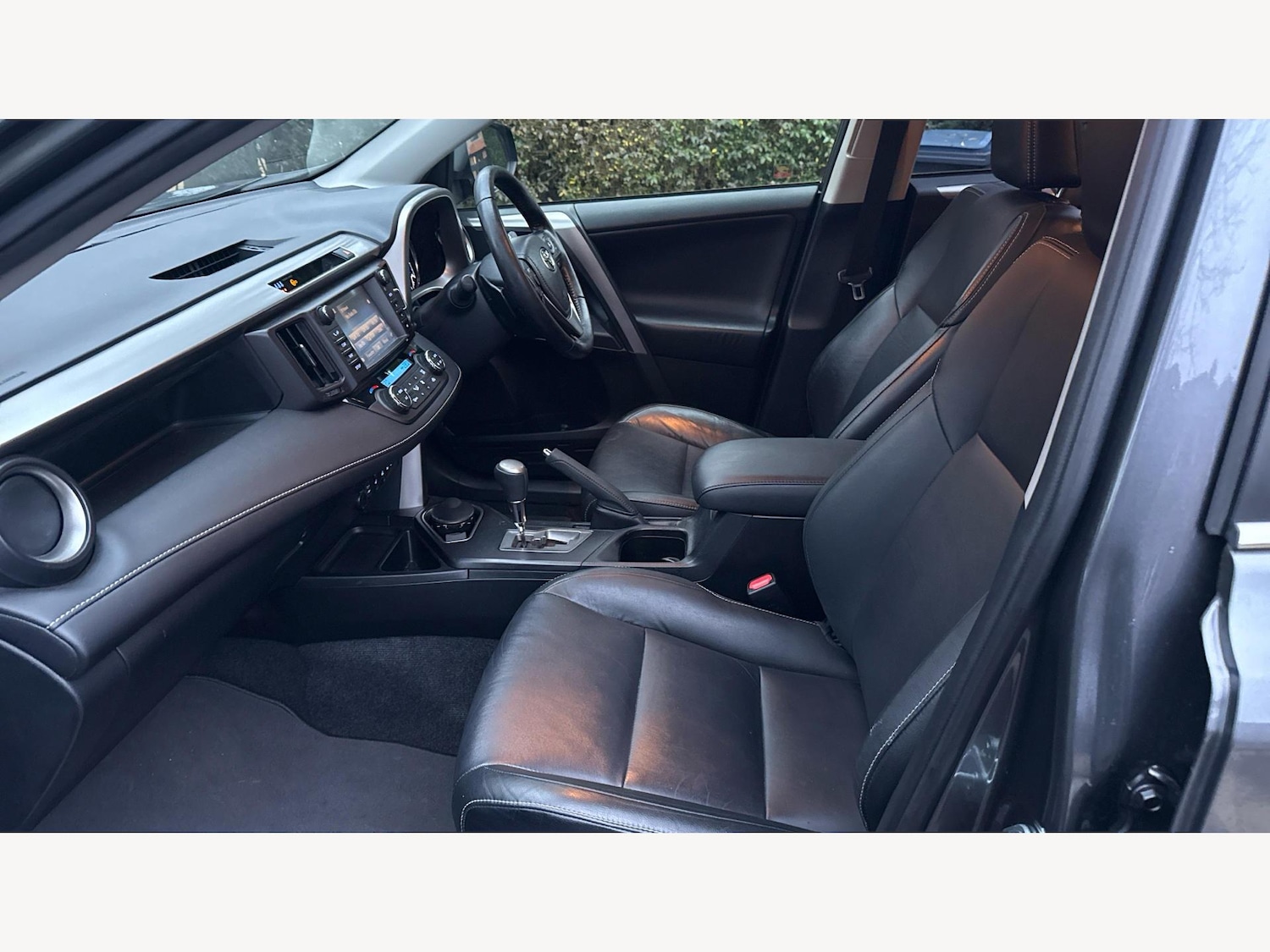 Used Toyota RAV4 2016 for sale - 77376448: Photo 12